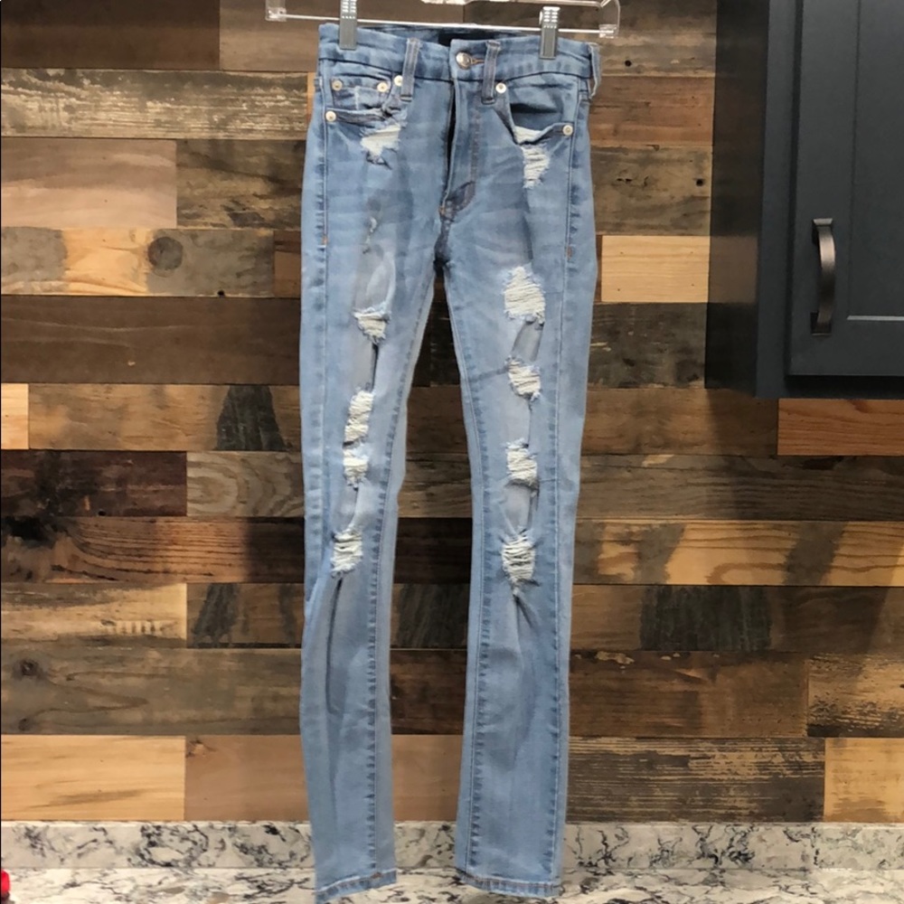 Aeropostale distressed high rise curvy jeans